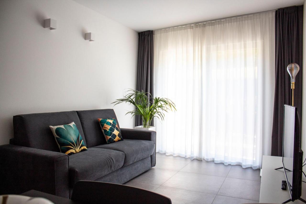 Residence Zangirolami - Luxury Garden And Balcony Apartments Riva del Garda Exteriör bild