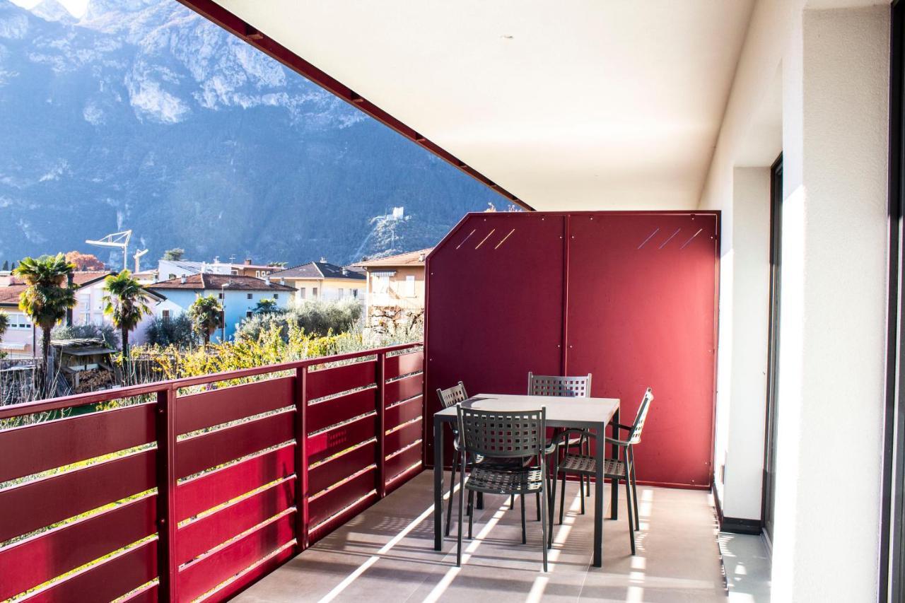 Residence Zangirolami - Luxury Garden And Balcony Apartments Riva del Garda Exteriör bild