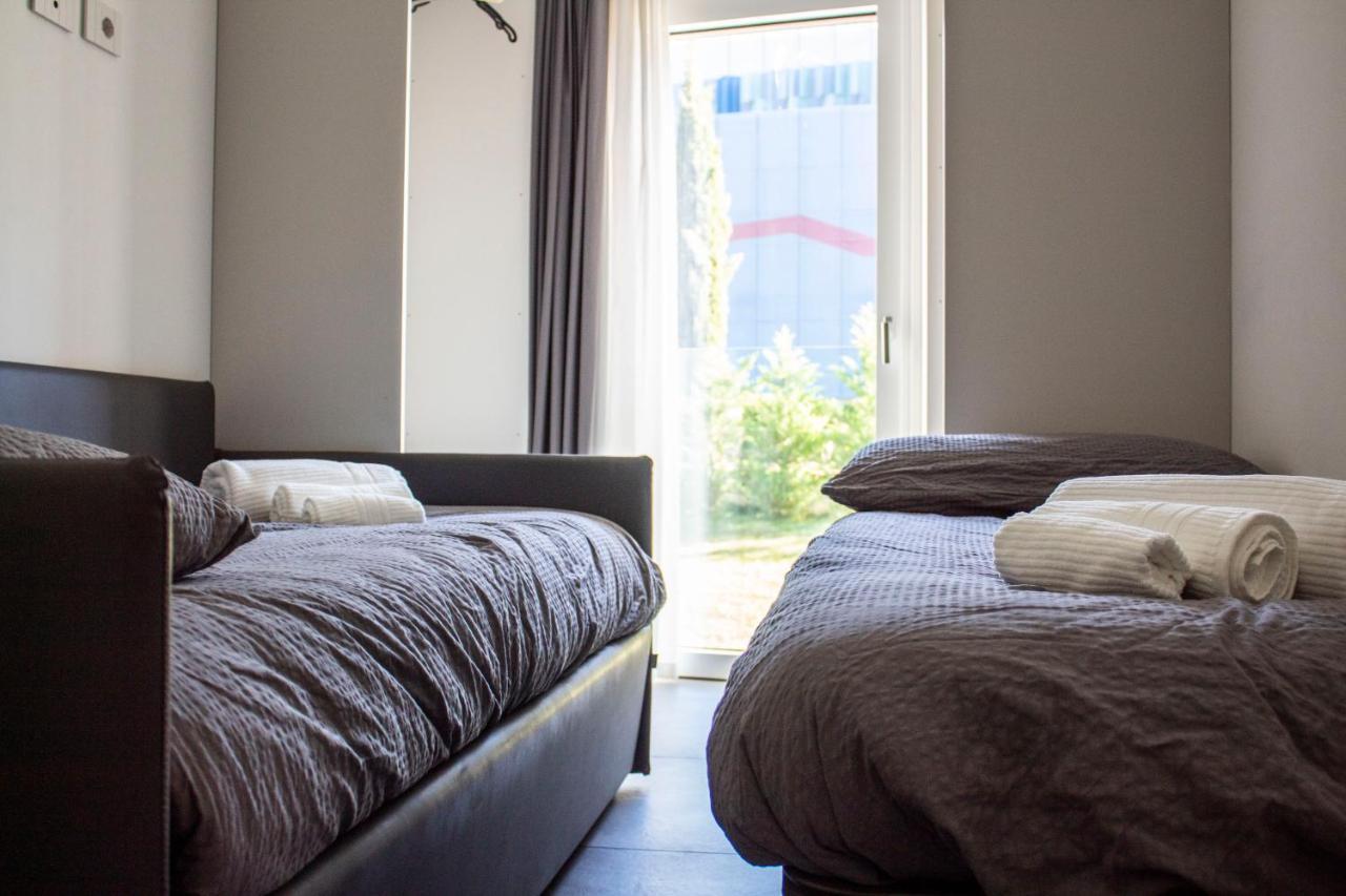 Residence Zangirolami - Luxury Garden And Balcony Apartments Riva del Garda Exteriör bild