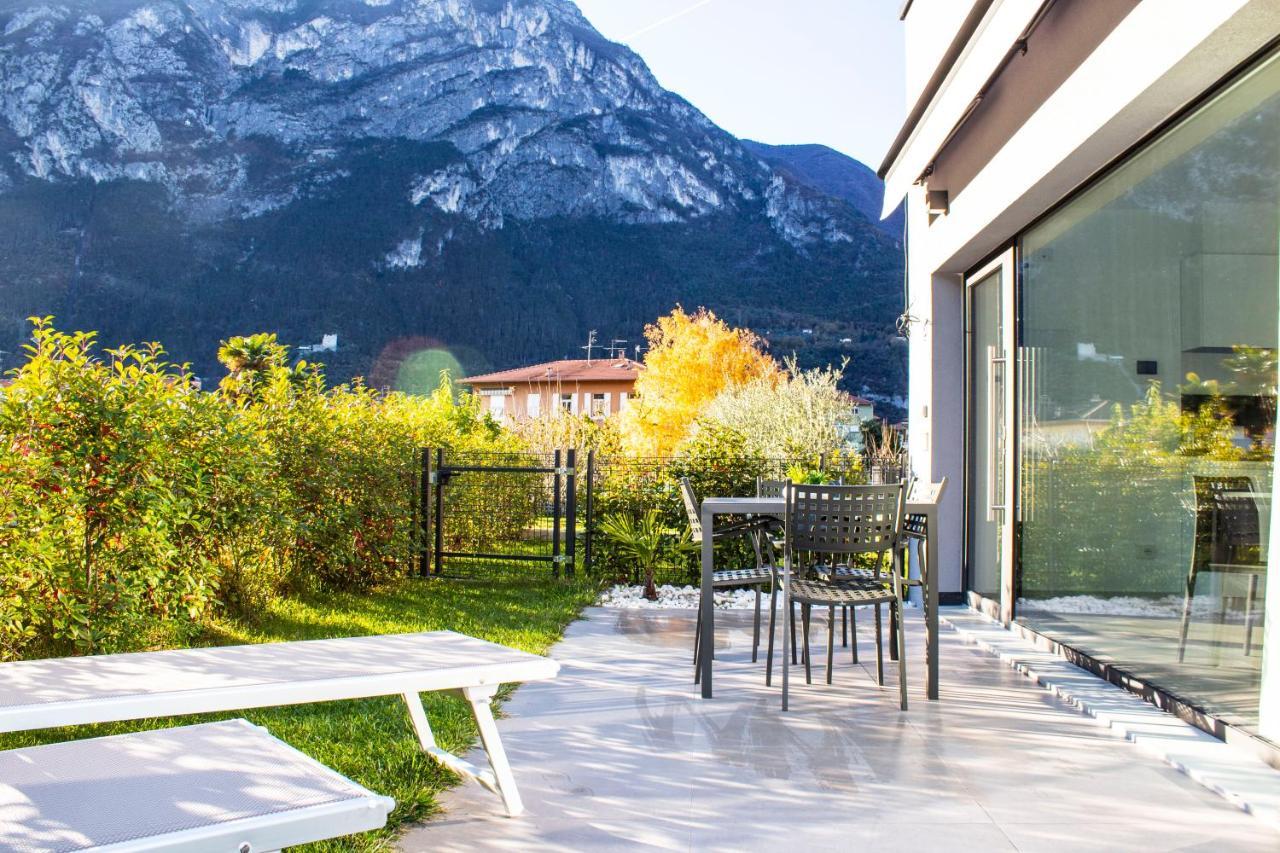 Residence Zangirolami - Luxury Garden And Balcony Apartments Riva del Garda Exteriör bild