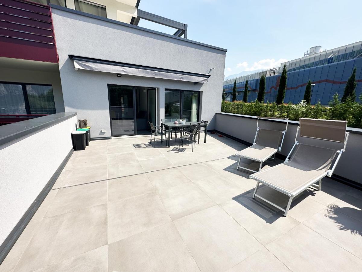 Residence Zangirolami - Luxury Garden And Balcony Apartments Riva del Garda Exteriör bild